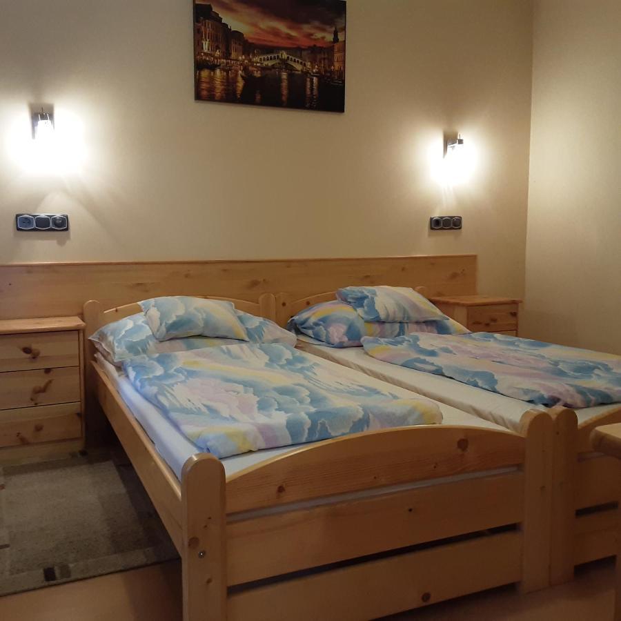Pannon Panzio Restaurant Hotel Pannonhalma Bagian luar foto